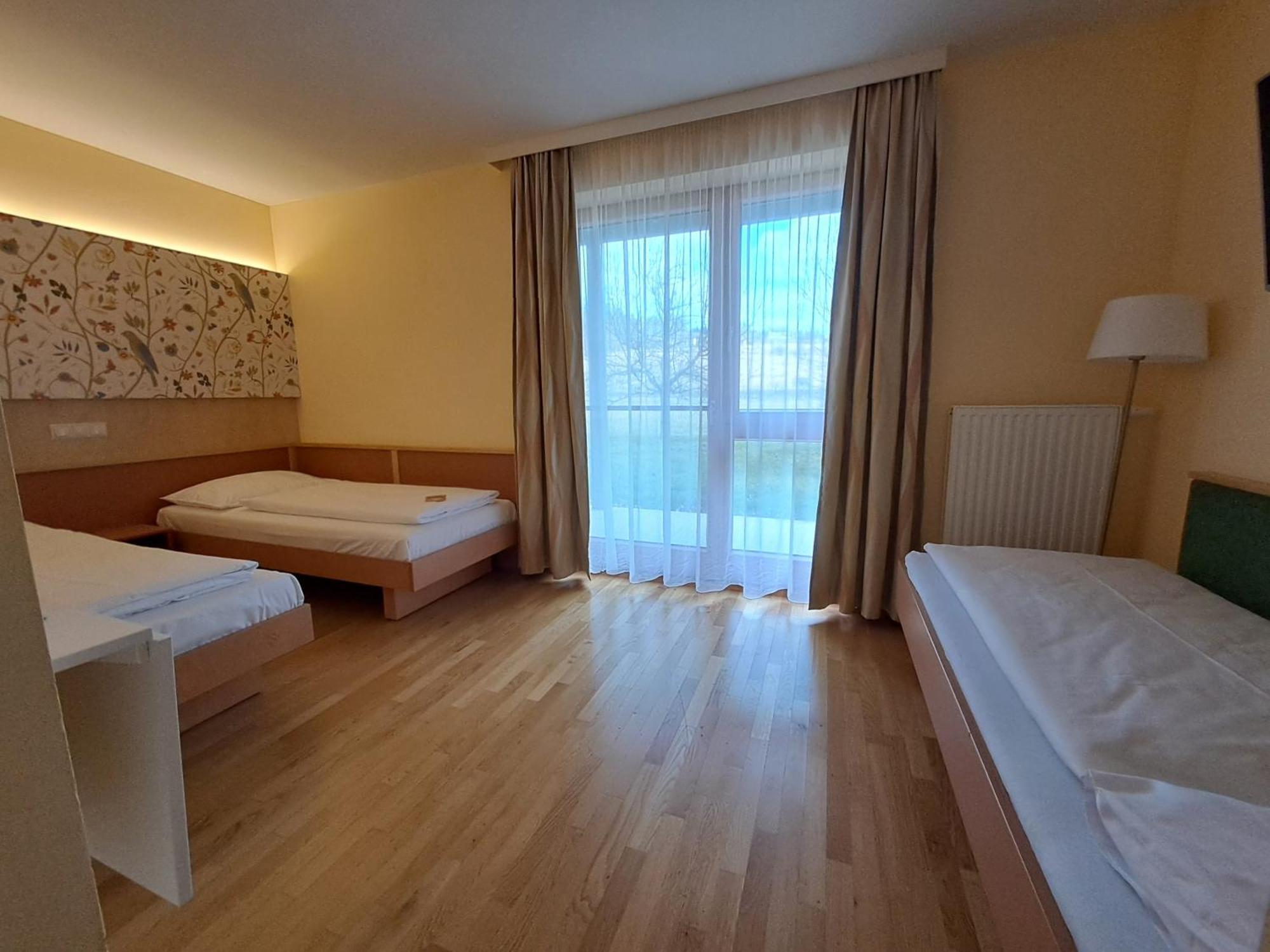 Jufa Hotel Stubenbergsee Exterior foto